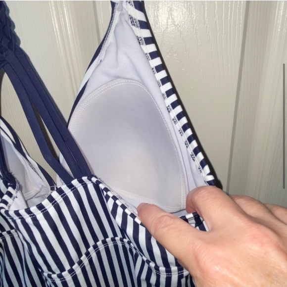 Maternity swimsuit - Picture 3 of 9